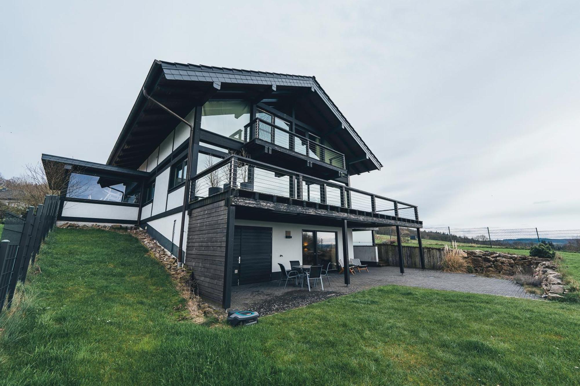 Hunsrueck Valley View Apartment With Cedar Sauna Bruschied Екстер'єр фото