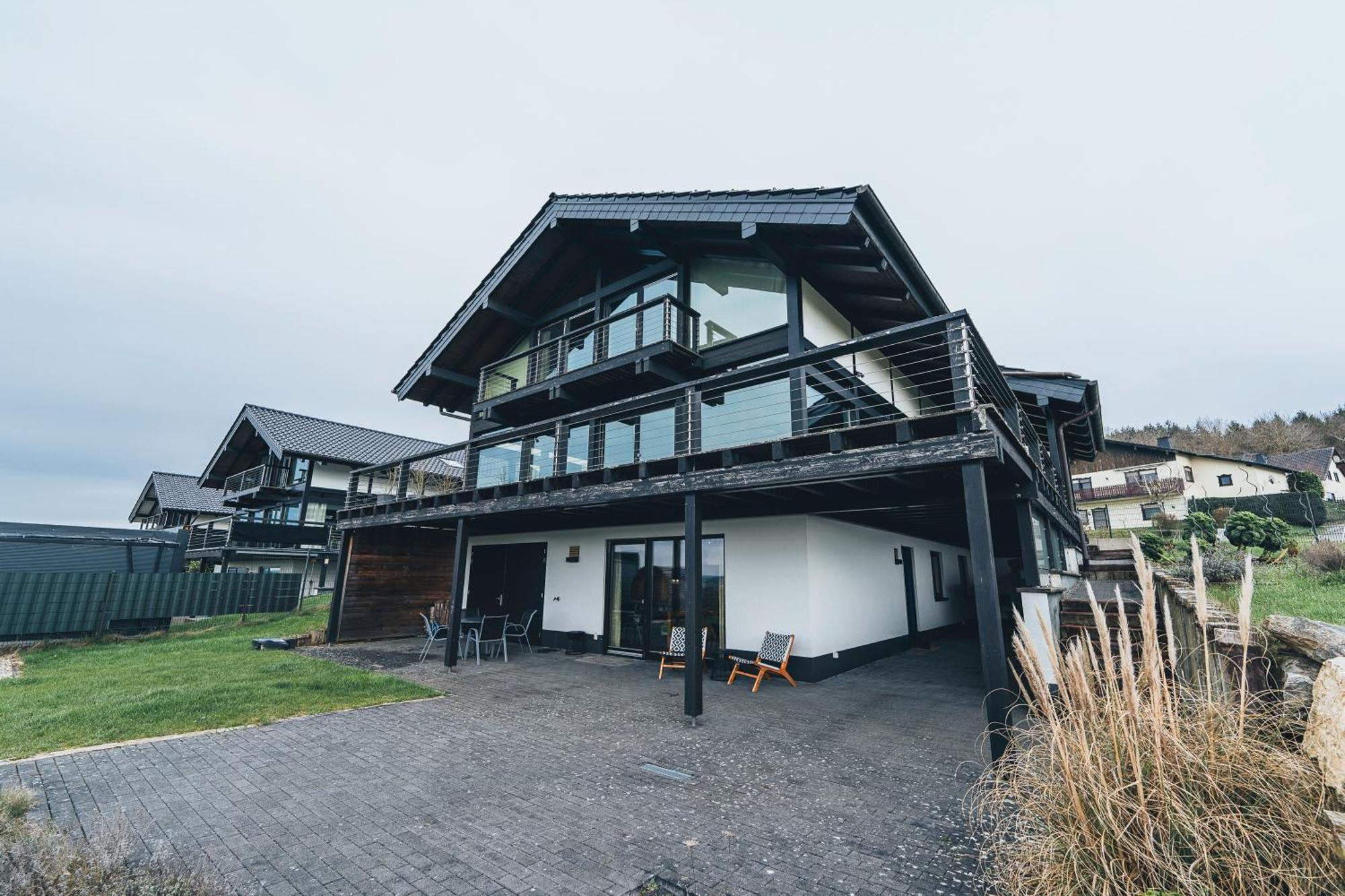 Hunsrueck Valley View Apartment With Cedar Sauna Bruschied Екстер'єр фото